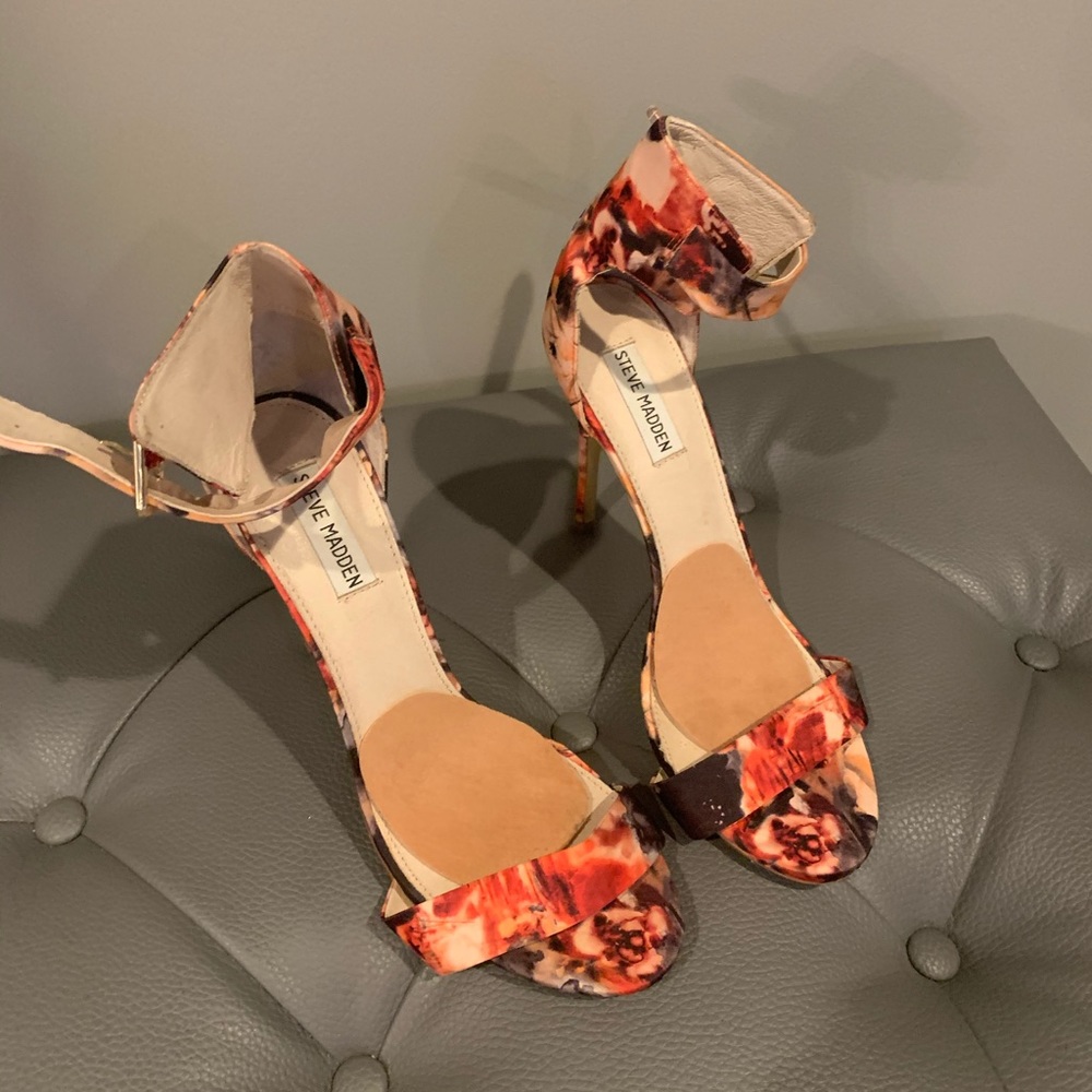 Sandals / heels